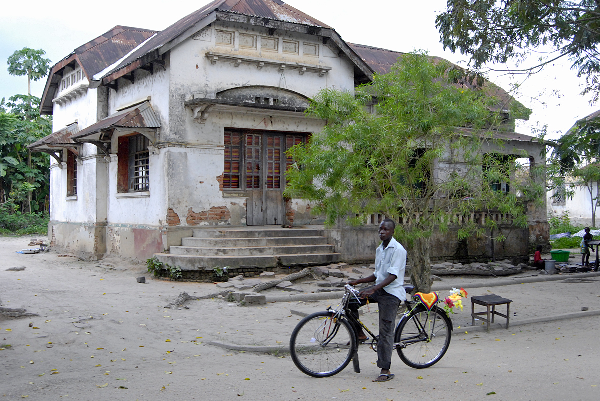 Una bici en Kisangani, Piedra de Toque